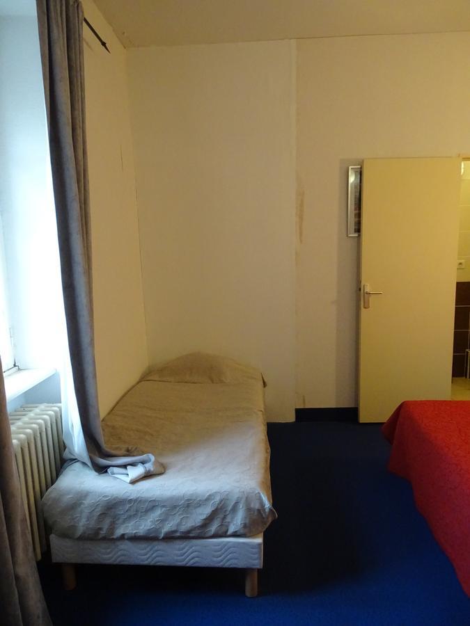 Hotel Restaurant Du Commerce La Gouesnière Eksteriør billede